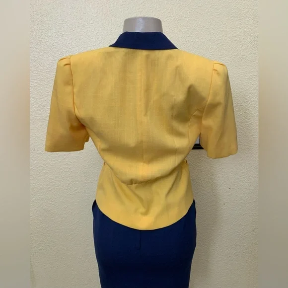 VTG Club 5’4” Petites Size 6P Yellow & Navy Blue Short Sleeve Skirt 2pc Suit Set - Picture 8 of 16